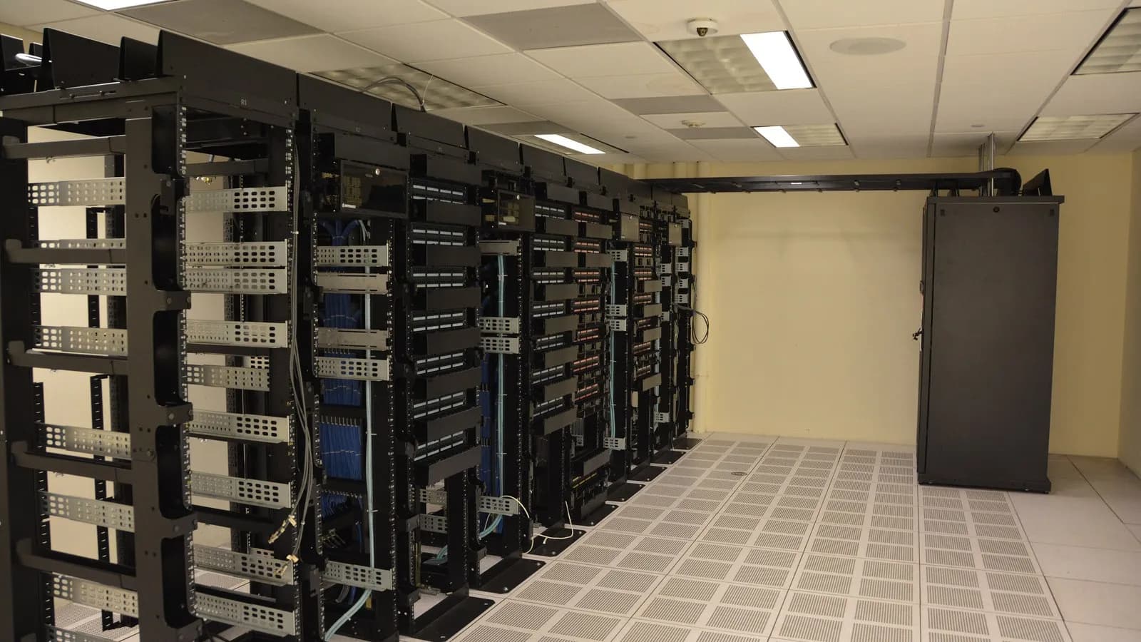 Server racks inside a data center, illustrative of the cloud infrastructure covered by the Akamai-Anthropic deal and not a specific Akamai facility, photographed in November 2015