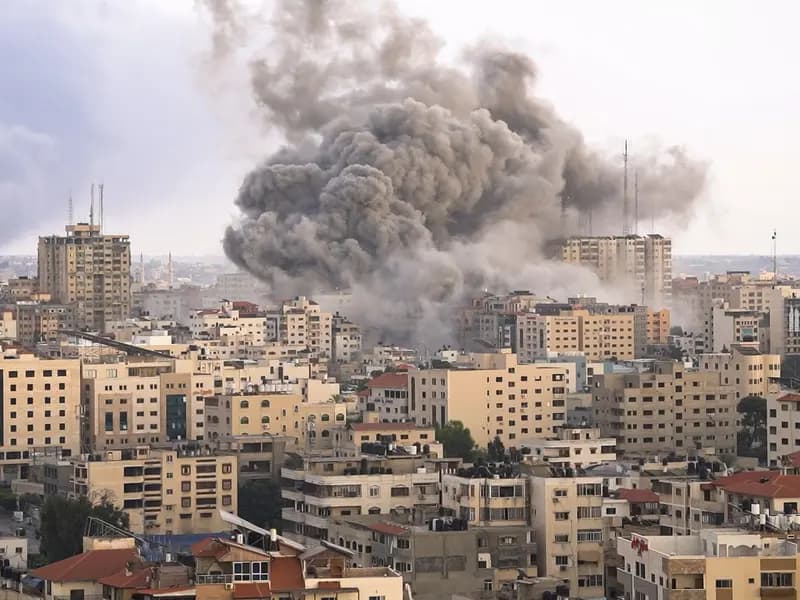 An Israeli airstrike on the Gaza Strip during the Gaza-Israel war, illustrative of the strikes described in this report rather than the specific attack that killed the journalist named