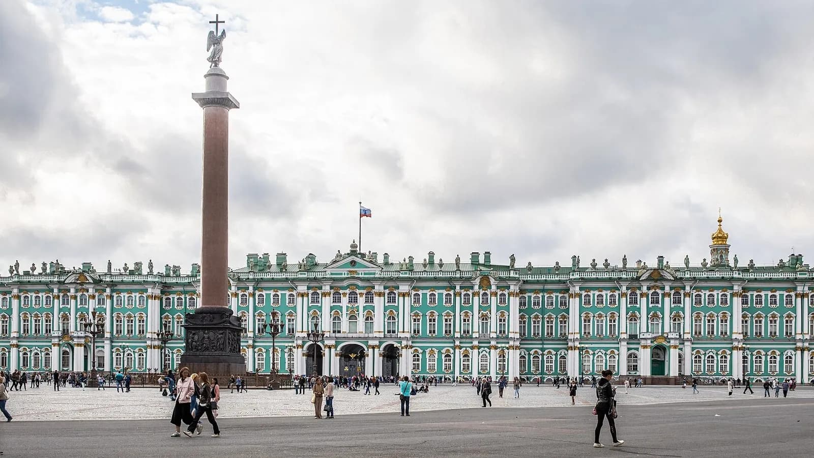 Palace Square in Saint Petersburg with the Alexander Column in front of the Hermitage, photographed on 5 July 2017, a file photograph illustrative of the city and not of the meeting between Putin and Witkoff